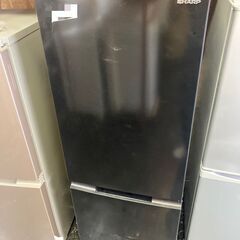 ☆中古￥23,800！SHARP　179㍑2ドア冷蔵庫　家電　SJ-18E2-B型　2023年製　幅50㎝ｘ奥行60㎝ｘ高さ136㎝　【BH195】