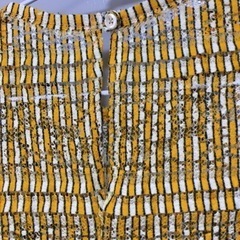 黄色ワンピース 肩平横32 股平横50 平身長128cm伸縮性ありの画像