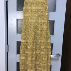 黄色ワンピース 肩平横32 股平横50 平身長128cm伸縮性ありの画像