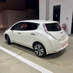 日産リーフ　10セグ　67,000km ホワイトの画像