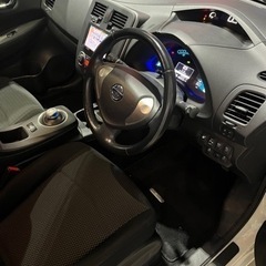 日産リーフ　10セグ　67,000km ホワイトの画像
