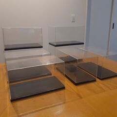 コレクションケース　8個と1個の画像