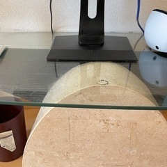 ガラステーブルの画像