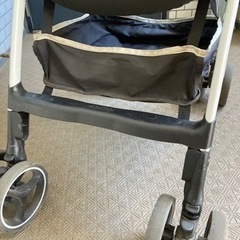 0円　1年半ほど使用　アップリカ紺　B型　ベビーカーの画像
