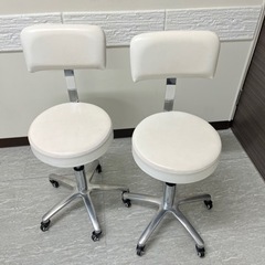 2脚背もたれ付き 丸椅子 キャスター 高さ42～54cm ホワイトの画像