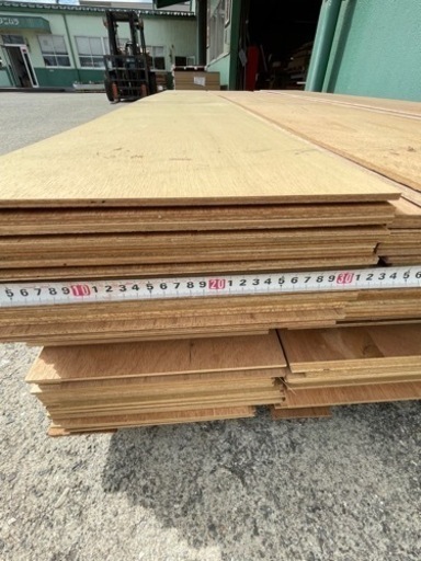 ご自宅・納屋など大規模DIYに！ カット合板５０枚