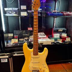 ② 函館・北斗市近郊 直接取引限定 Fender U.S.A. Yngwie Malmsteen Signature Vintage White フェンダー U.S.A. イングウェイ シグネイチャー イエローホワイト 1995-1996年製