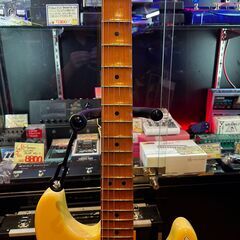 ② 函館・北斗市近郊 直接取引限定 Fender U.S.A. Yngwie Malmsteen Signature Vintage White フェンダー U.S.A. イングウェイ シグネイチャー イエローホワイト 1995-1996年製の画像