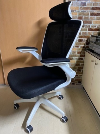 定価から1万円引き!ゲーミングチェア(バウヒュッテ Bauhutte 定価から1万円引き!ゲーミングチェア(バウヒュッテ Bauhutte