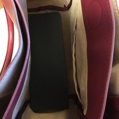 エンジ色　ショルダーバッグ　A4サイズの画像