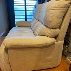 フカフカの2人掛けソファー美品✨の画像