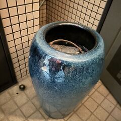 背の高い火鉢