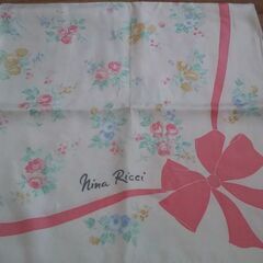 ◆【NINA RICCI＊スカーフ♪】　　《シルク/１００%・日本製》　　　※ピンク系/花柄。の画像