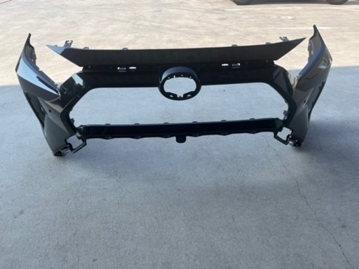 トヨタ RAV4 フロントパンパー 黒