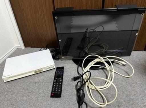 東芝　19インチ　テレビ　テレビカバー付　DVDプレイヤーセット