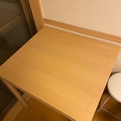 IKEA 4人掛けダイニングテーブルの画像