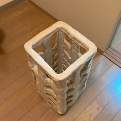 中古品、陶器の傘立ての画像