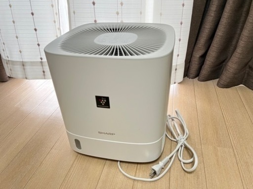 シャープ除湿機　 CV-P60-W WHITE