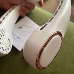 首掛け扇風機の画像