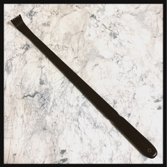 ꒰未使用꒱黒檀 孫の手 天然木材 焦げ茶系 モダン 和風テイストの画像