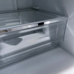 #6538 Hisense 冷蔵庫 幅55.4cm 282L スペースグレイ HR-D2802S 3ドア 右開き 野菜室 自動霜取り スリムの画像