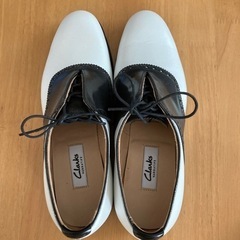 クラークス未使用23.5センチ