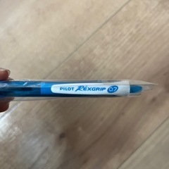 大量のボールペンの画像