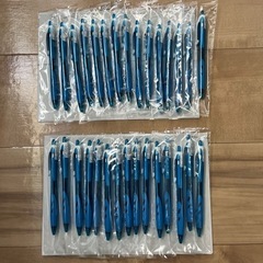 大量のボールペン