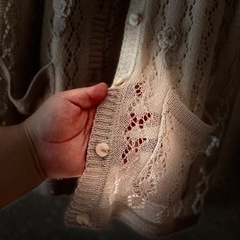 透かし模様の前開きカーディガンM-Lの画像