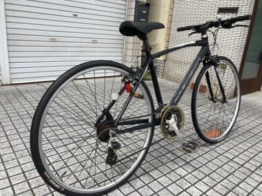 【クロスバイク】3x8段変速　700x28cタイヤ　前後タイヤ、チェーン、サドル、グリップ新品❗️若林自転車　膳所店　SALE中❗️