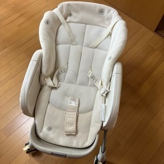 電動ベビースイングラック（ハイローチェア）の画像