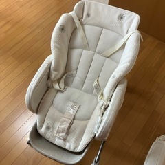 電動ベビースイングラック（ハイローチェア）の画像