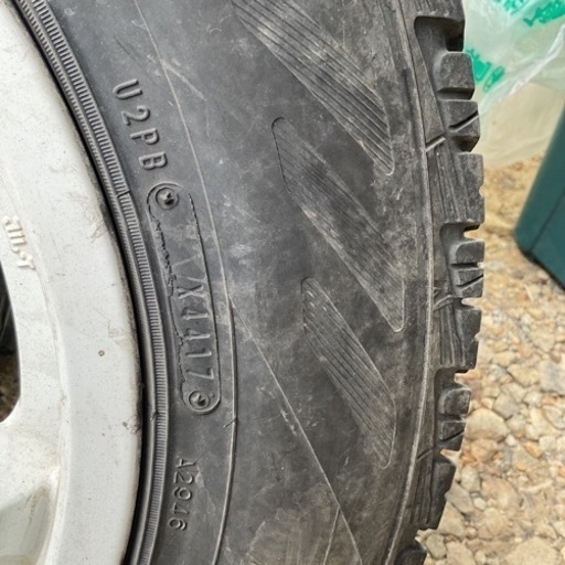 ジムニーja11にはいていました。175/80r16