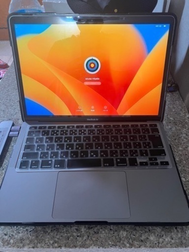 ほぼ新品　五年保証つき　MAC BOOK AIR 2023/3 購入256G 18万くらい　