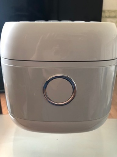 ⭐︎超美品⭐︎ TOSHIBA 3合炊き炊飯器　✴︎✴︎9/10までのお取引で1000円引き
