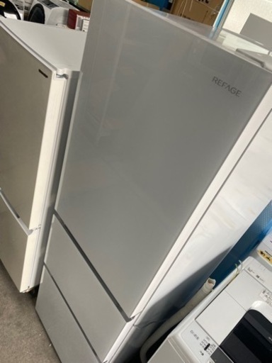 ヤマダ　冷蔵庫　YRZ-F32K　319L　2022年製●AA08W054