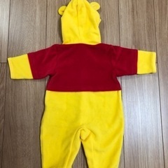プーさんのロンパース　60〜70cmの画像