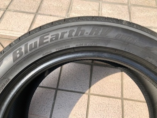 ヨコハマ ブルーアースRV RV03 235/ 50R18 中古美品バリ山