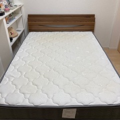ダブルベッド　9月23日まで