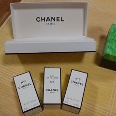 ◆【CHANELの香水 & 関連小物(画像一式)】　　※半端の香水ミニボトルは、おまけです。●追加分の画像有り。の画像