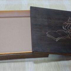 ◆　【彫刻入り・手作り＊木製箱】　　●大きさ/３５cm × ３５cm × ６cm。の画像