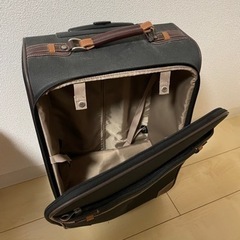 キャリーケース(土日受渡限定)の画像
