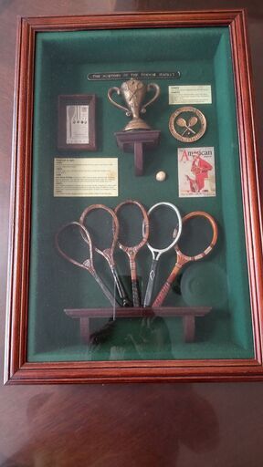 テニス好きの方に最適！The history of the tennis racket ヴィンテージ壁掛け アンティーク　レトロ　クラシック