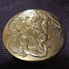 金色に輝く装飾容器　中古使用感有