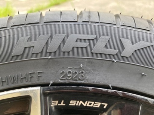 ?軽自動車サイズの新品タイヤ、ホイールセット?