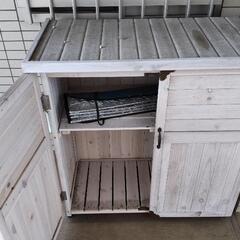 カントリー調　屋外物置