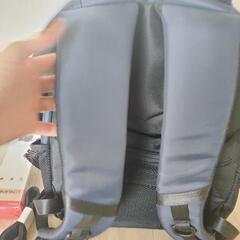 【無料】機能性リュックとカメラスタンドの画像