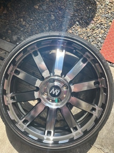 18インチのホイールタイヤセットです