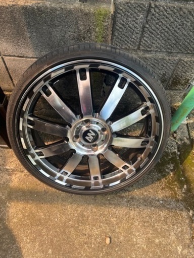 18インチのホイールタイヤセットです