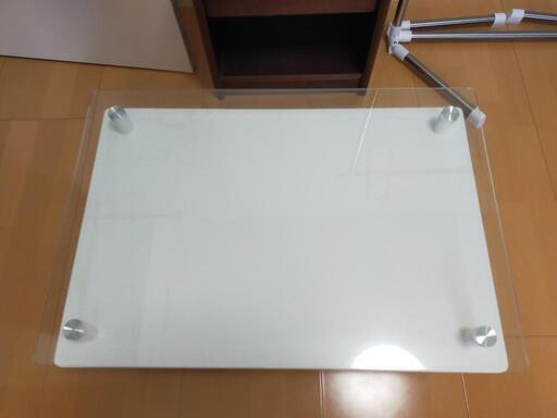 ガラステーブル＊収納可！